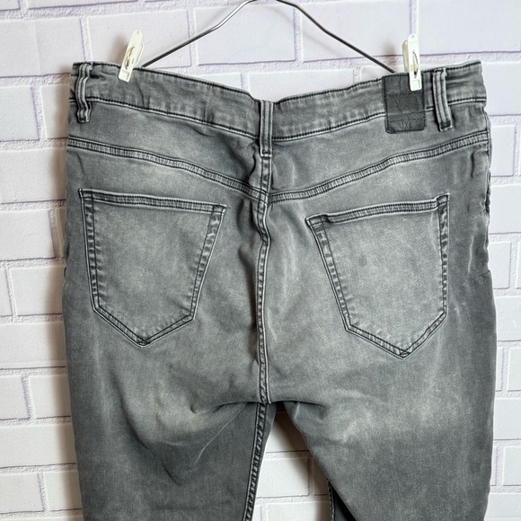 Only & Sons Men's Washed Gray Straight Leg Jeans Size
38x32 - Picture 6 of 11